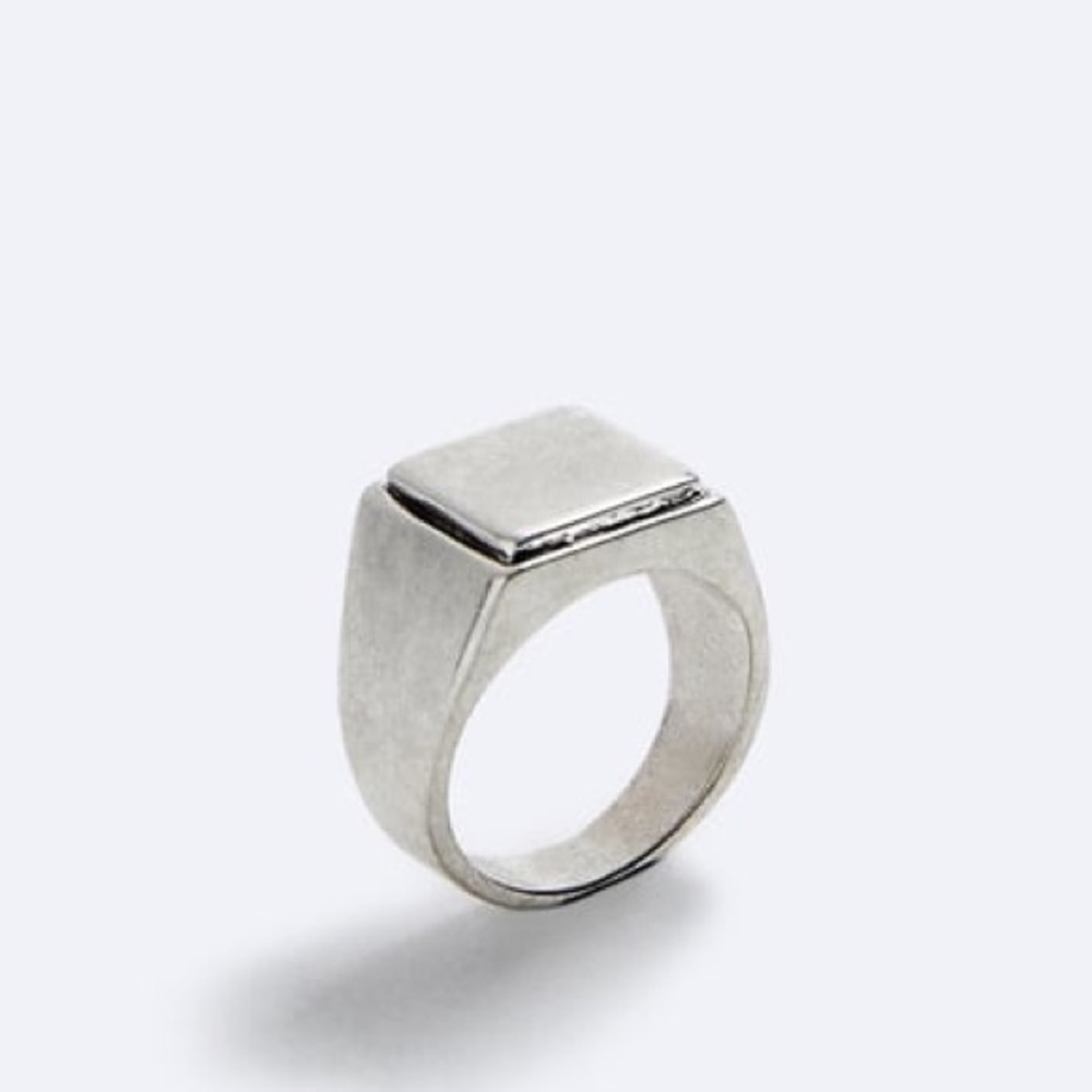 NWT. Zara Silver Metal Signet Ring. Antiqued Finish. Size L.
